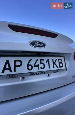 Седан Ford Focus 2015 в 