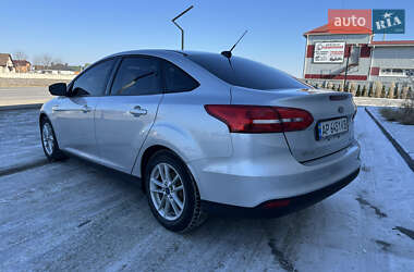 Седан Ford Focus 2015 в 