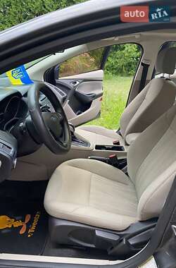 Седан Ford Focus 2015 в 