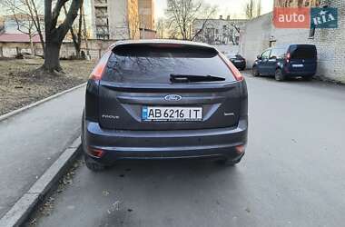 Хэтчбек Ford Focus 2011 в 