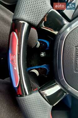 Хэтчбек Ford Focus 2013 в 