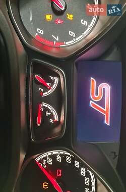 Хэтчбек Ford Focus 2013 в 