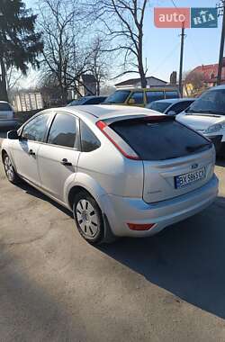 Хетчбек Ford Focus 2010 в 