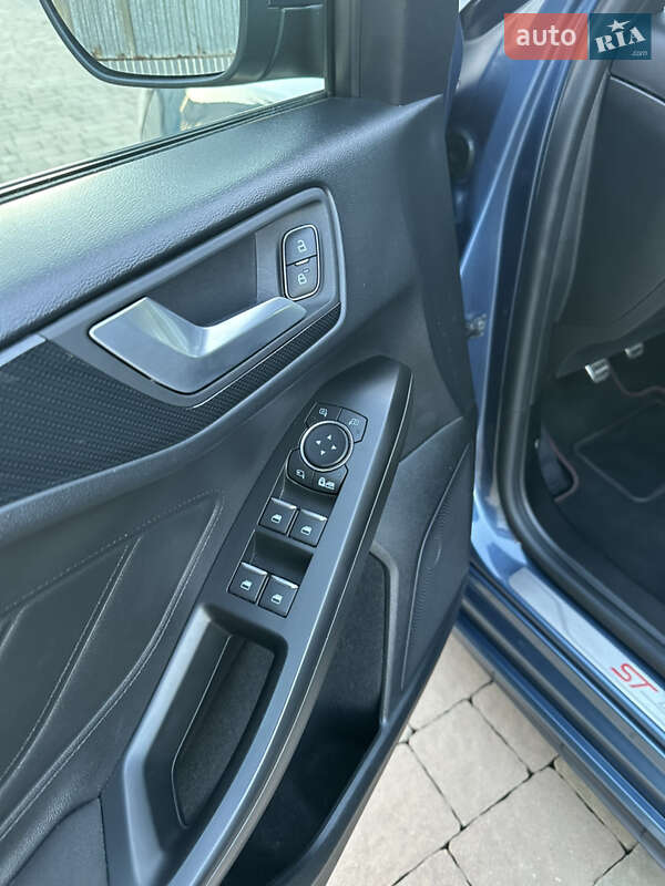 Хетчбек Ford Focus 2020 в Нововолинську