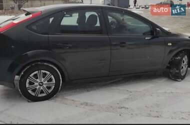 Хэтчбек Ford Focus 2005 в 