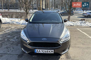 Хэтчбек Ford Focus 2015 в 
