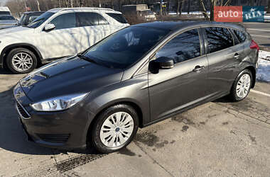Хэтчбек Ford Focus 2015 в 