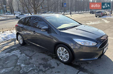 Хэтчбек Ford Focus 2015 в 