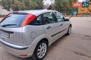 Хэтчбек Ford Focus 2001 в 