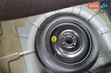 Хэтчбек Ford Focus 2001 в 