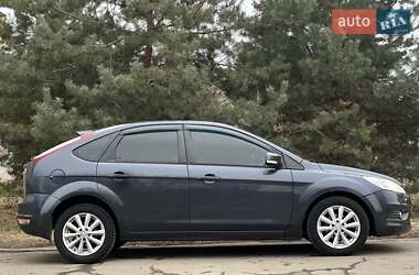 Хетчбек Ford Focus 2011 в 