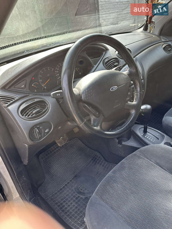 Седан Ford Focus 2001 в Херсоне