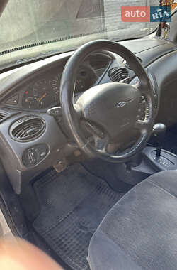 Седан Ford Focus 2001 в 