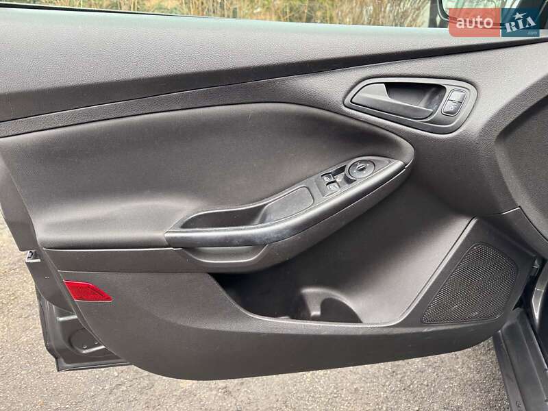 Седан Ford Focus 2017 в Киеве