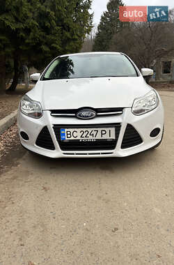 Хэтчбек Ford Focus 2013 в 