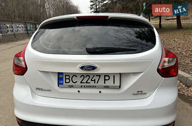 Хэтчбек Ford Focus 2013 в 