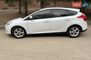 Хэтчбек Ford Focus 2013 в 