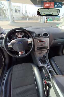 Универсал Ford Focus 2010 в 