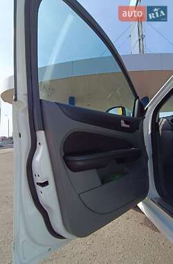 Универсал Ford Focus 2010 в 