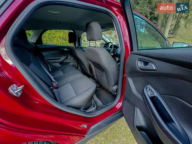 Хэтчбек Ford Focus 2016 в Киеве фото 23 Хэтчбек Ford Focus 2016 в Киеве