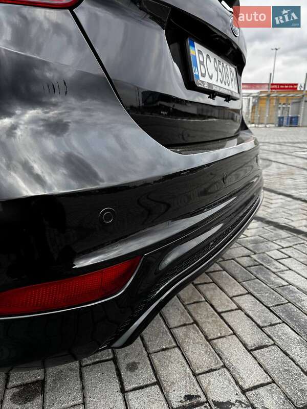 Хэтчбек Ford Focus 2015 в Львове