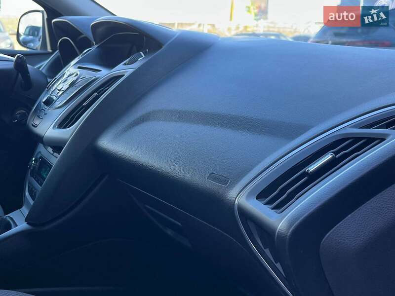 Хэтчбек Ford Focus 2013 в Львове