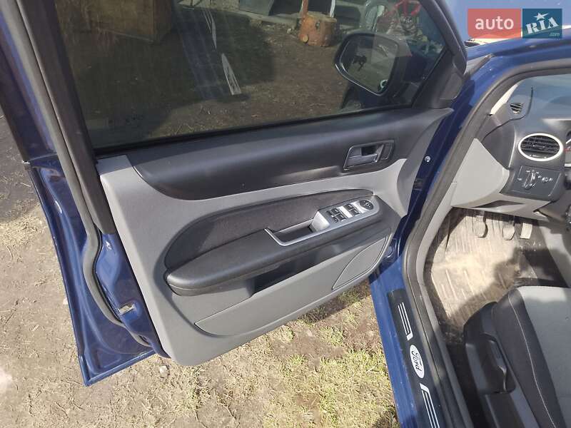 Універсал Ford Focus 2009 в Жовкві