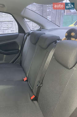 Седан Ford Focus 2010 в 