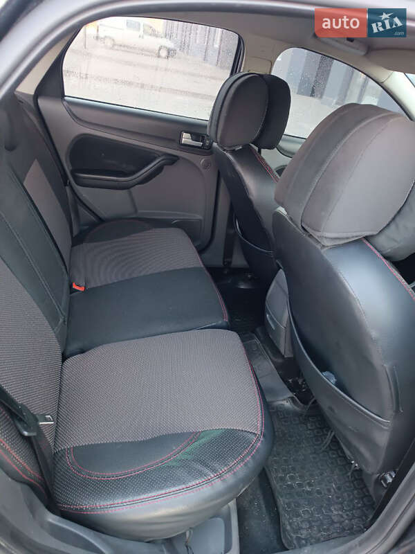 Хэтчбек Ford Focus 2007 в Загвоздье