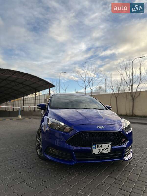 Хэтчбек Ford Focus 2015 в Одессе фото 5 Хэтчбек Ford Focus 2015 в Одессе