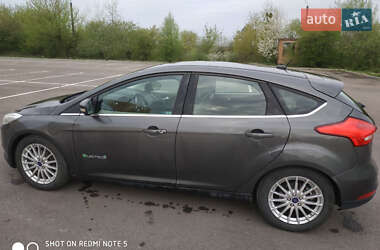 Хэтчбек Ford Focus 2015 в 