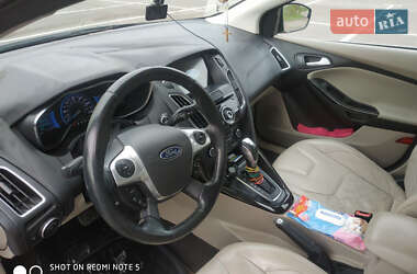 Хэтчбек Ford Focus 2015 в 
