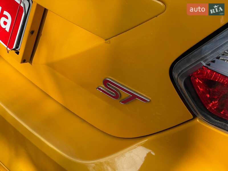 Хэтчбек Ford Focus 2013 в Киеве