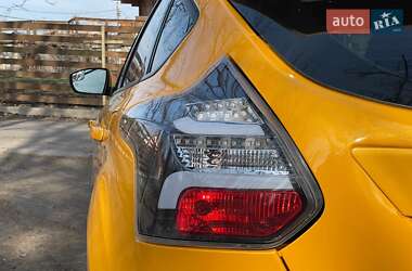 Хэтчбек Ford Focus 2013 в 