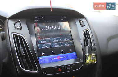 Седан Ford Focus 2016 в 