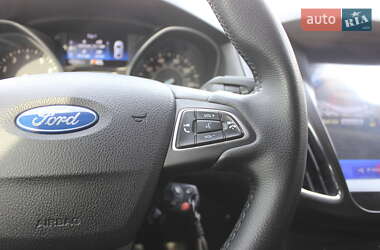 Седан Ford Focus 2016 в 
