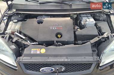 Хэтчбек Ford Focus 2005 в 