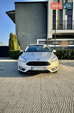 Хэтчбек Ford Focus 2015 в 