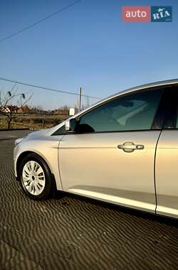Хэтчбек Ford Focus 2015 в 