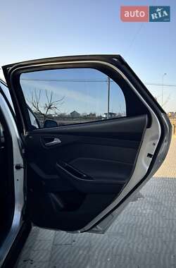 Хэтчбек Ford Focus 2015 в 