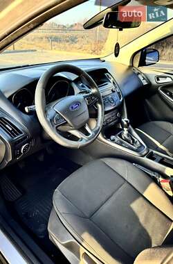Хэтчбек Ford Focus 2015 в 