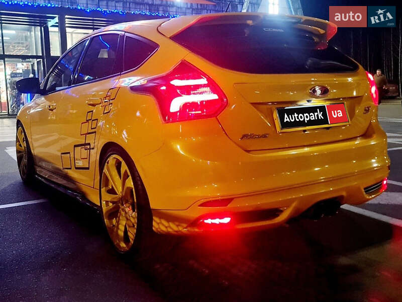 Хэтчбек Ford Focus 2013 в Киеве