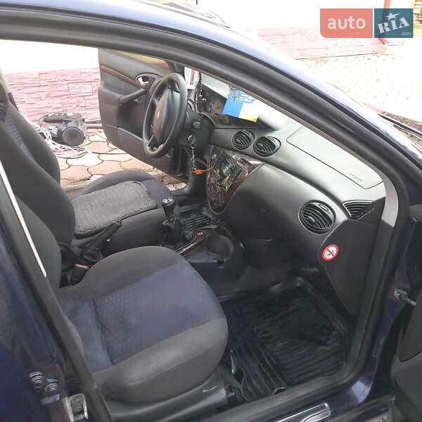 Універсал Ford Focus 2001 в Новоселиці
