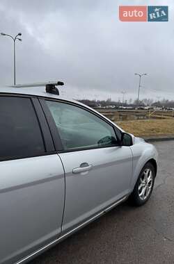 Седан Ford Focus 2010 в 