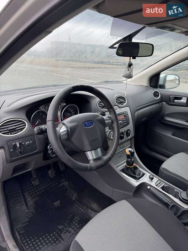 Седан Ford Focus 2010 в Львове