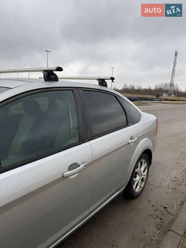 Седан Ford Focus 2010 в Львове