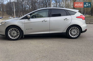 Хэтчбек Ford Focus 2018 в 