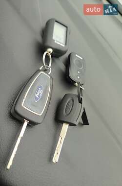 Хэтчбек Ford Focus 2014 в 