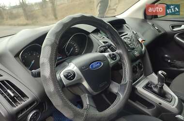 Хэтчбек Ford Focus 2014 в 