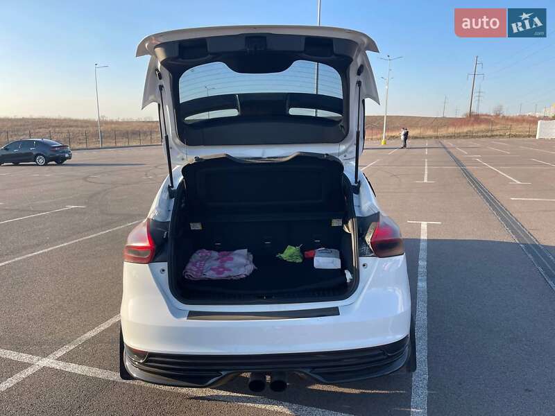 Хэтчбек Ford Focus 2016 в Ровно фото 13 Хэтчбек Ford Focus 2016 в Ровно